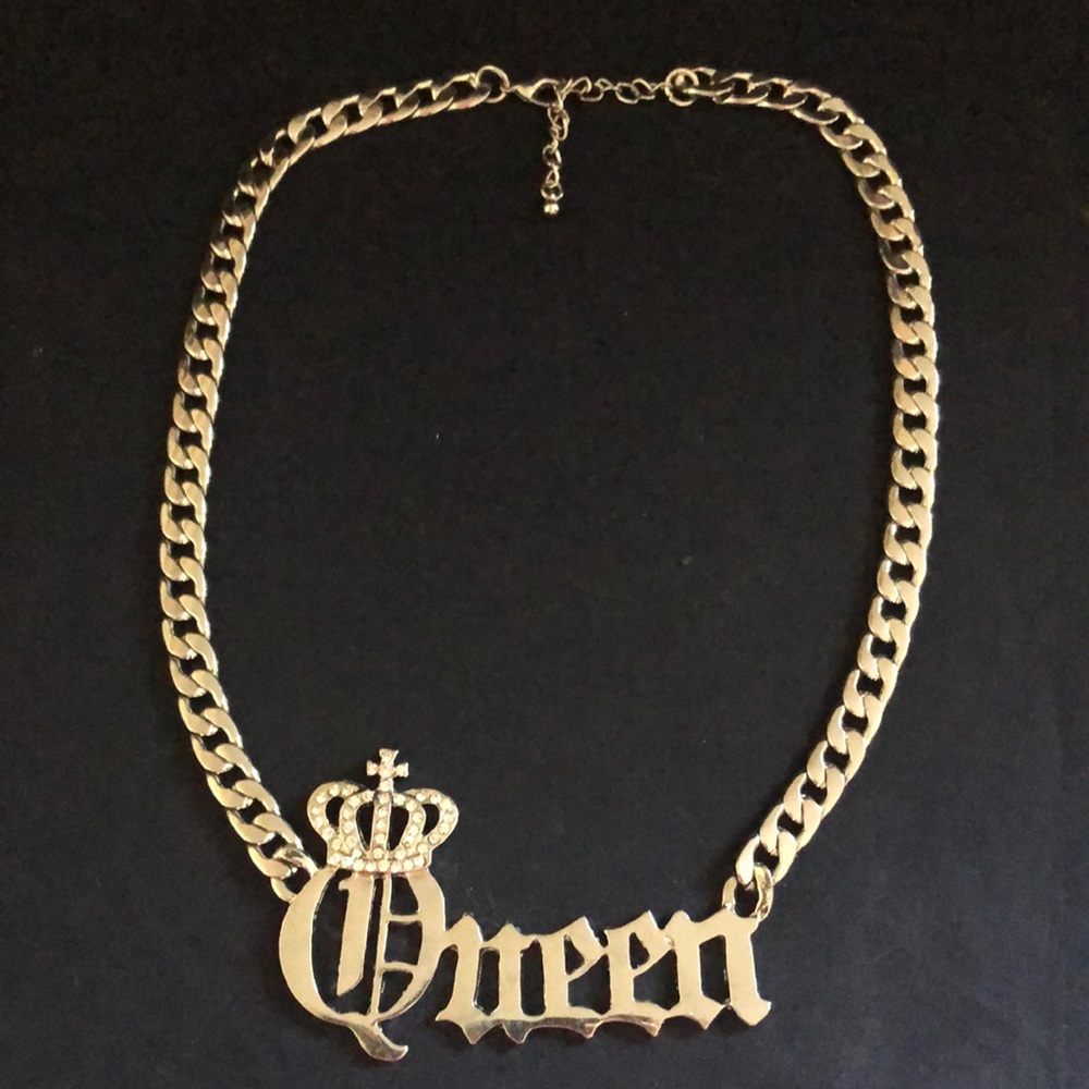 “Queen” pendant crystal-stone crown silver-tone chain necklace